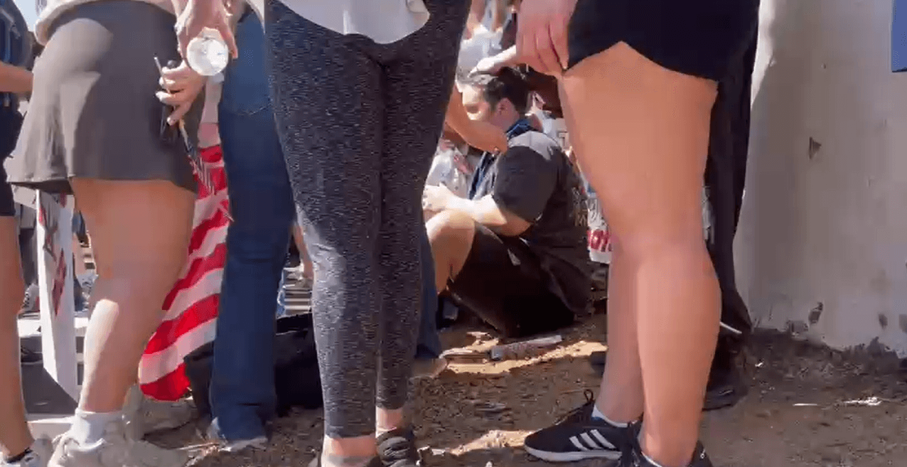 Este fin de semana se pronosticaron para nuestro estado 
<b>elevadas temperaturas</b>. Y aunque se tomaron medidas para evitar que afectaran a los asistentes, no faltó quien lo resintiera.