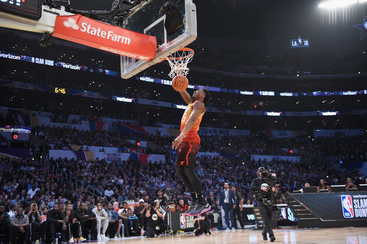 Donovan Mitchell, jugador del Utah Jazz, se convirtió en campeón del concurso de clavadas al vencer a Nance Jr. por 98-96. Te presentamos las mejores ejecuciones de la noche.