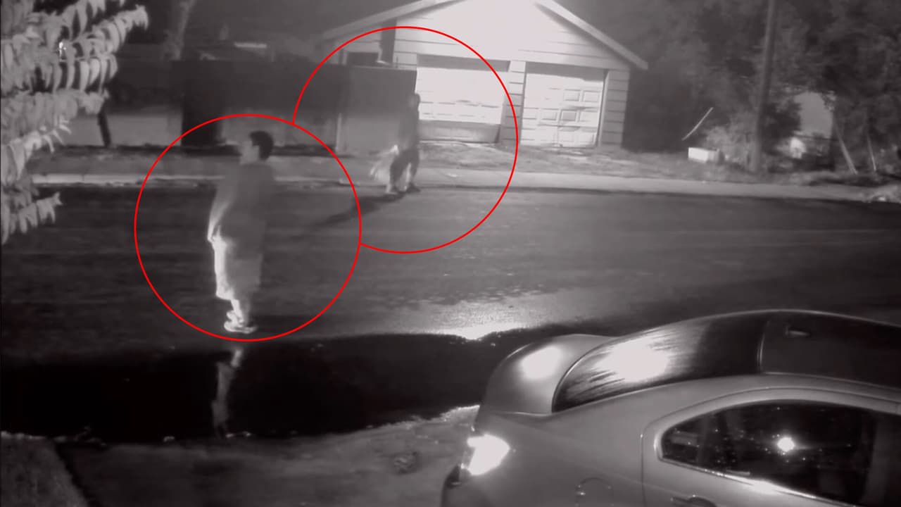 Buscan a dos sospechosos del asesinato de un hispano ocurrido en la cuadra 1600 de Hermine