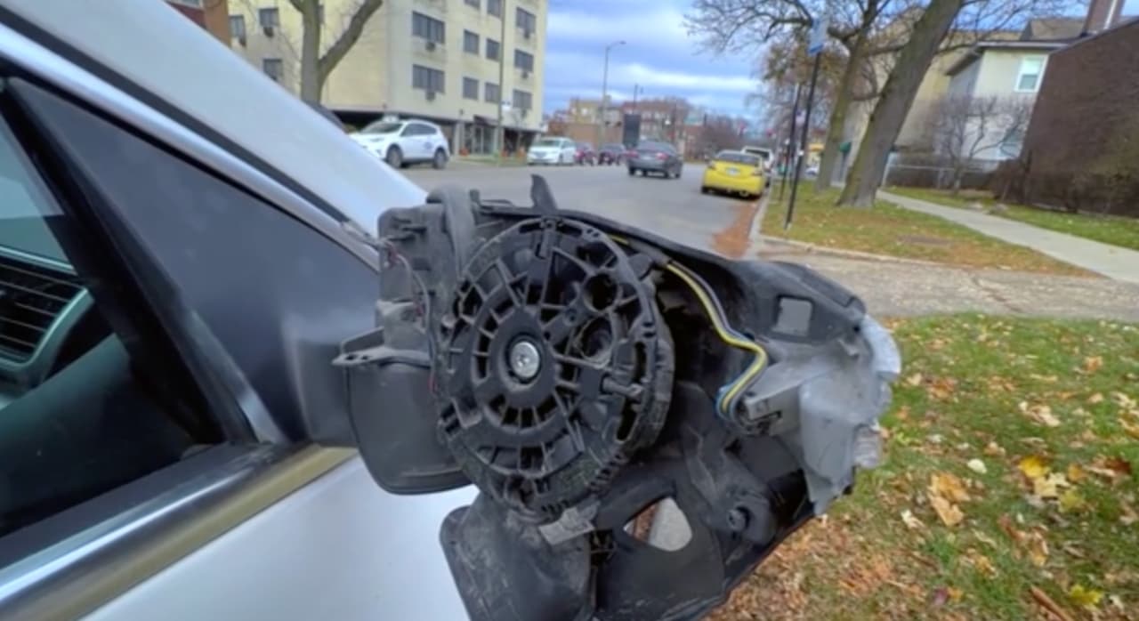 Vandalizan casi 20 vehículos estacionados en calles de Chicago 