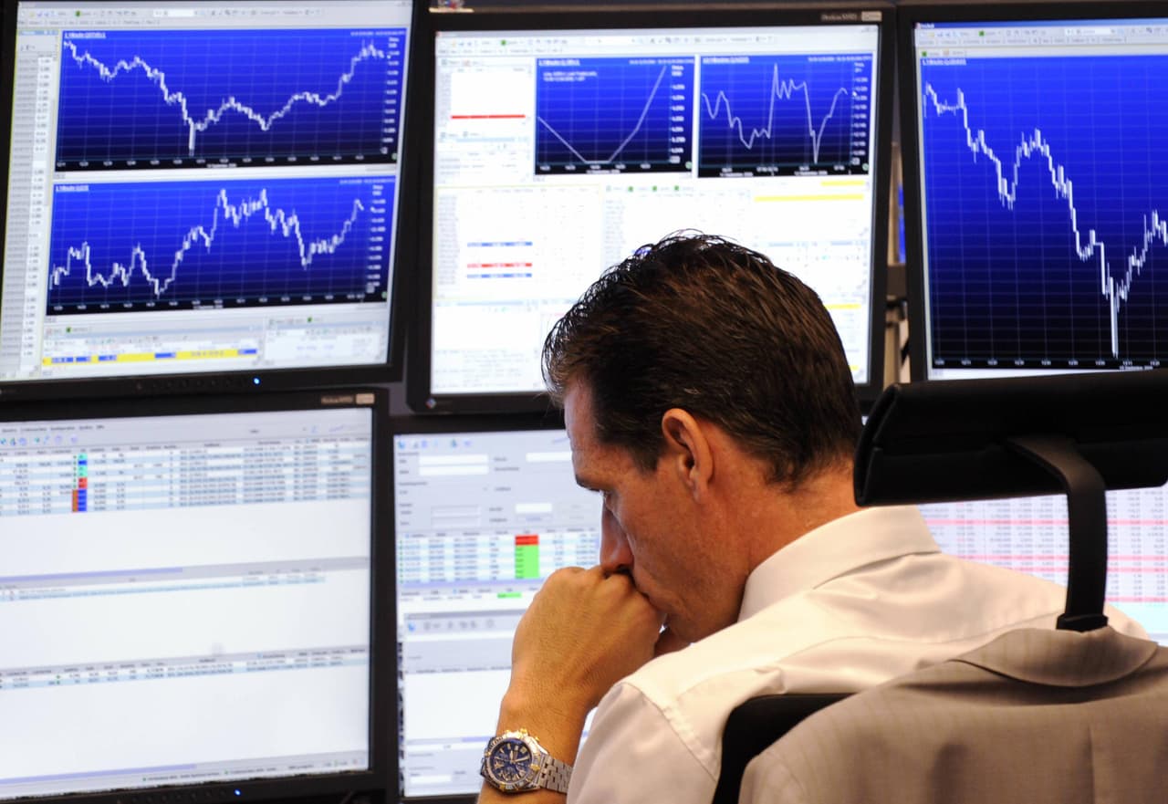 6) Si el cobrador lo amenaza o usa un lenguaje insultante, cuélguele el teléfono. Usted puede presentar una queja sobre el cobrador de deudas llamando a la Comisión Federal de Comercio al 1-877-382-4357.