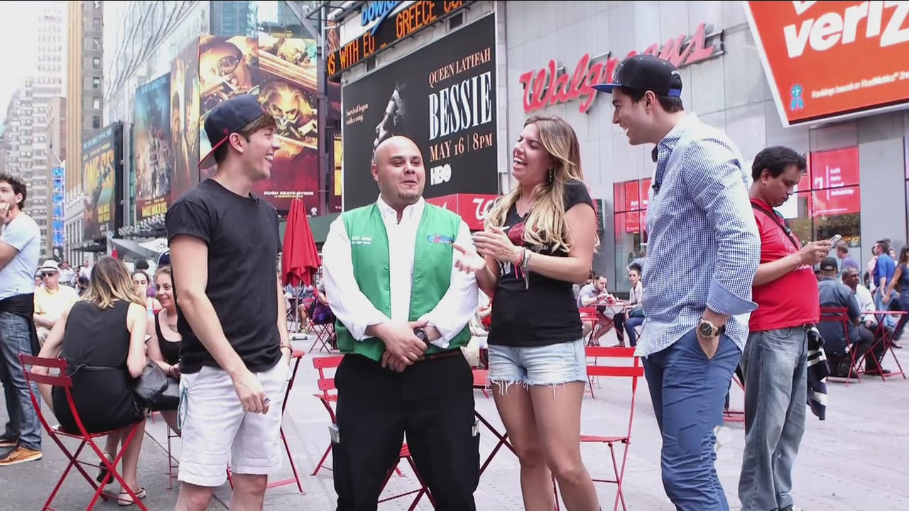 Mike Molina es guía turístico desde hace varios años.