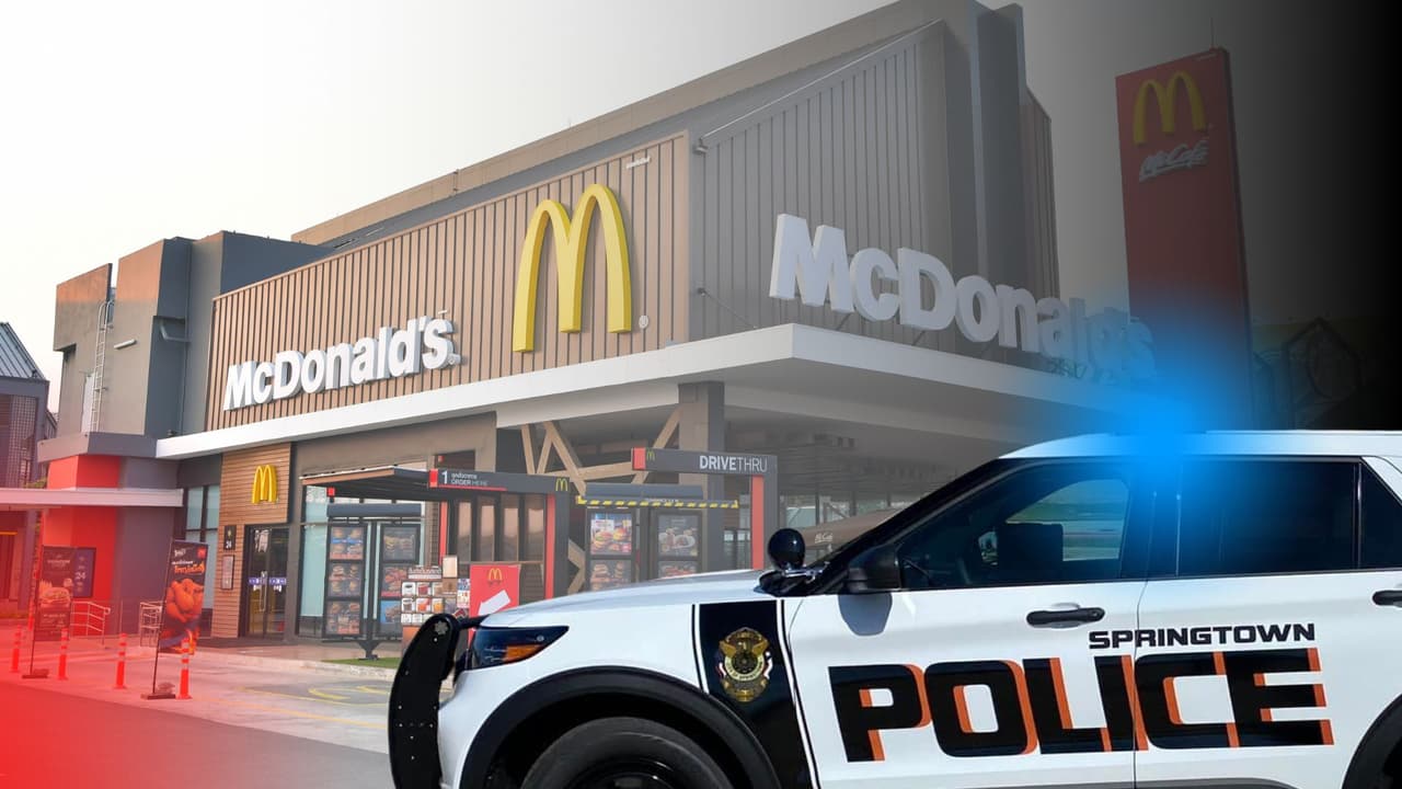 Así era el presunto fraude al pasar tarjetas en un McDonald’s de Texas.