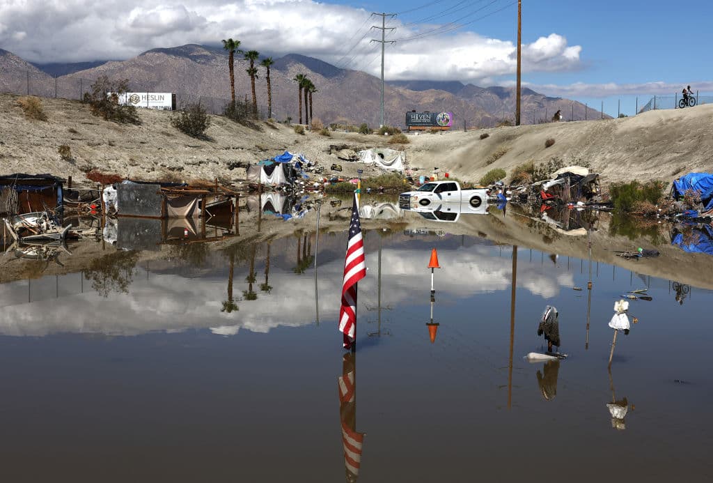 Este domingo, los vientos e intensas lluvias de la tormenta tropical Hilary azotaron sin clemencia 'Cat City', a casi 2 horas manejando del centro de Los Ángeles.