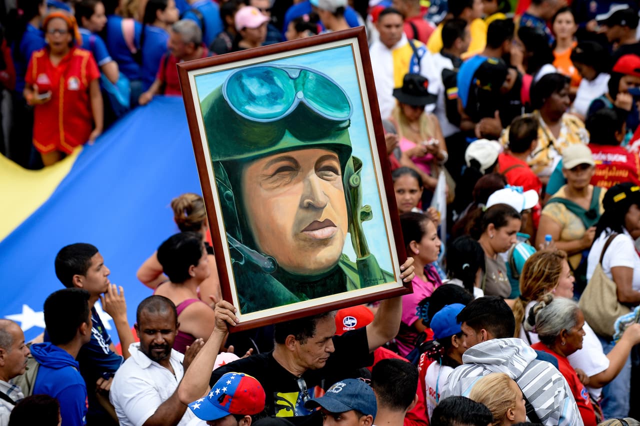 Nicolás Maduro revive a Chávez para tratar de ganar las elecciones