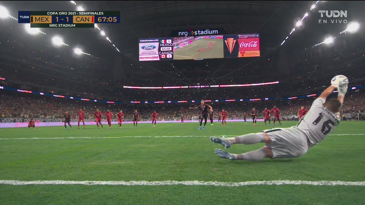 ¿Para eso le arrebataste el balón a Funes Mori? Salcedo erra penalti