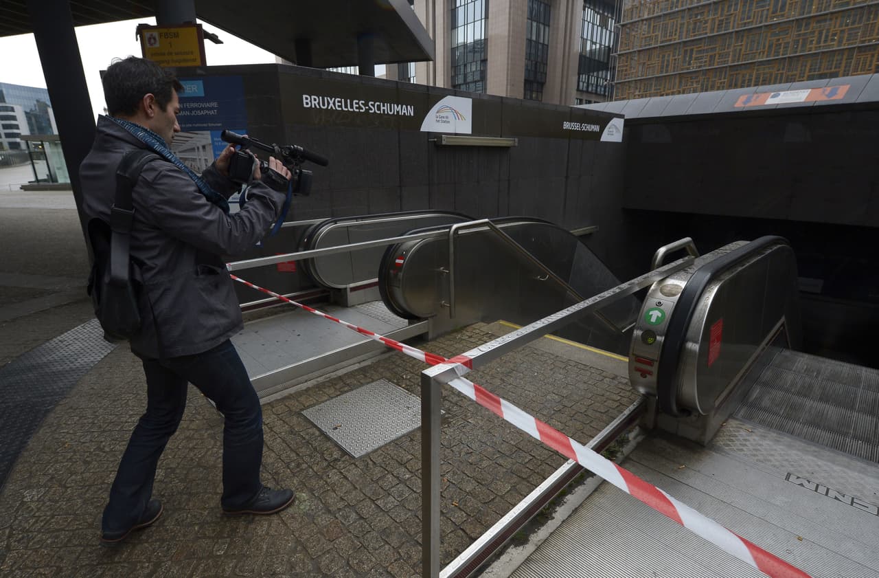 Cierre en estaciones del metro.