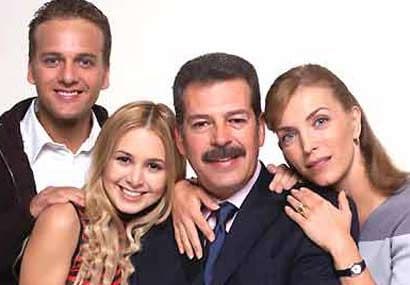 René Strickler, Sergio Goyri y Laura Flores llevaron los roles principales en 
<b>'Piel de Otoño'</b>.