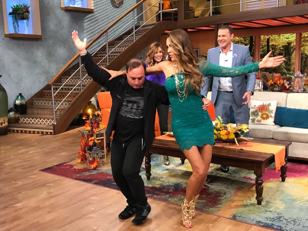 La coreografía parecía ensayada, Ninel y Chucky sí que hacen buena pareja.