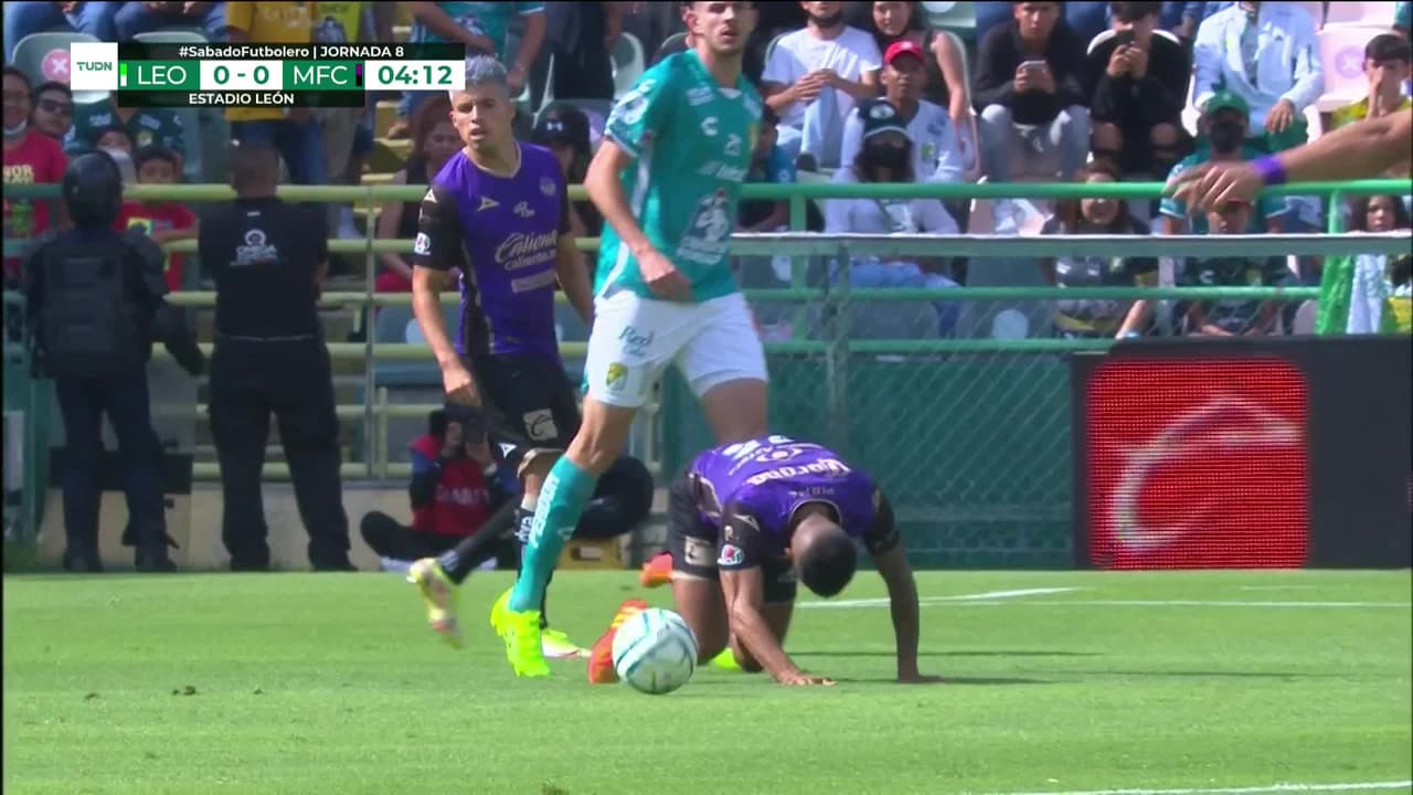 ¡GOL!  anota para Mazatlán FC. Yoel Bárcenas