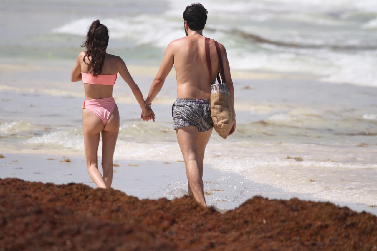 Aunque desde abril surgieron los rumores de una relación, apenas en junio, Sebastián Yatra y Tini confirmaron su noviazgo.