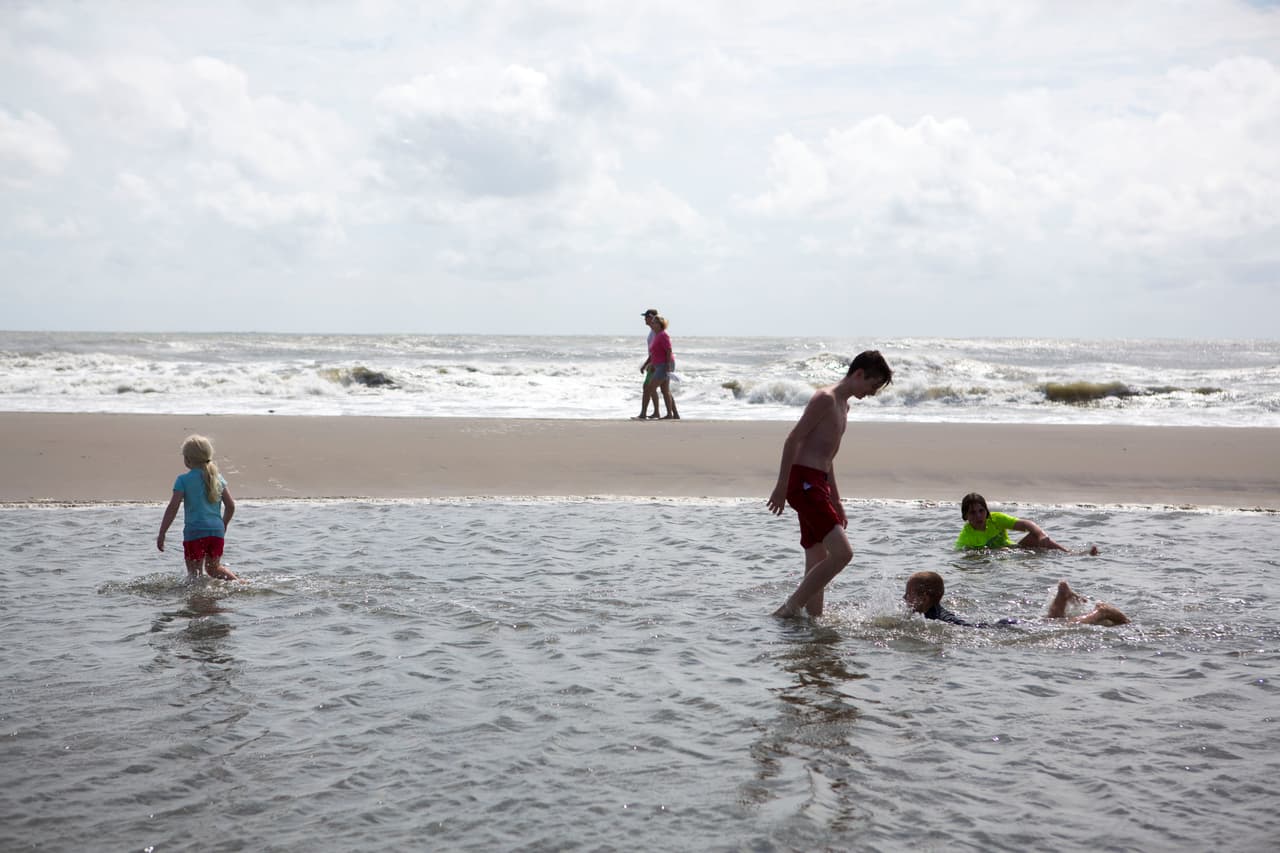 Hermine no canceló los planes de algunas familias en Margate, Nueva Jersey.