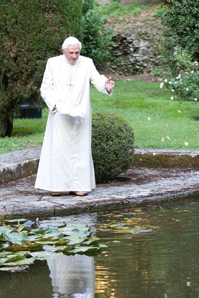 Durante los domingos y solemnidades, el rezo del Ángelus tiene lugar en este palacio pontificio.