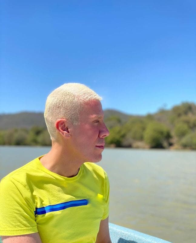 'El Maquillista de las Estrellas' dijo que su familia siempre lo apoyó y ahora sabe que no siempre va a recibir felicitaciones y halagos por su trabajo: "Hay momentos que la piel se tiene que hacer gruesa".
<br>