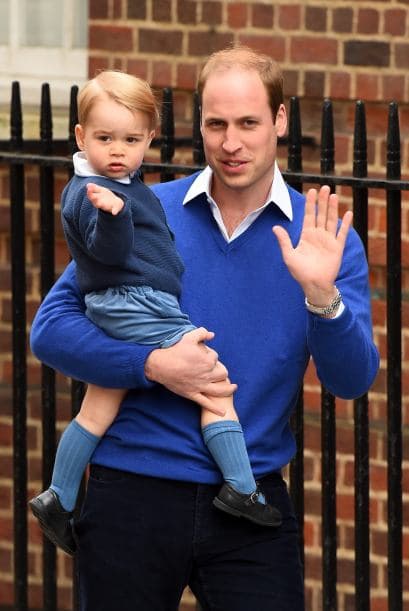 El Duque de Cambridge fue a buscar al pequeño George para traerlo al hospital.