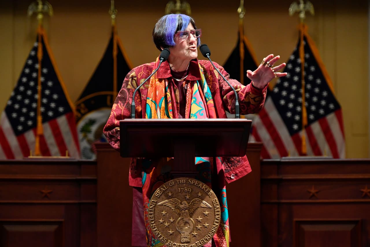 Por la tarde, la representante demócrata por Connecticut Rosa DeLauro y otros congresistas tuvieron una sesión donde compartieron algunas de las experiencias vividas el día del asalto.
<br>