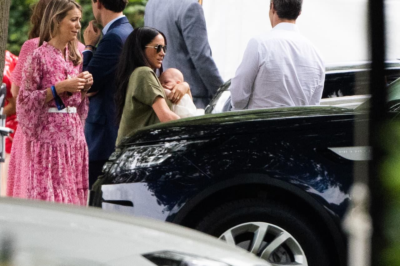 La duquesa de Sussex todavía se encuentra bajo ciertos cuidados postparto.