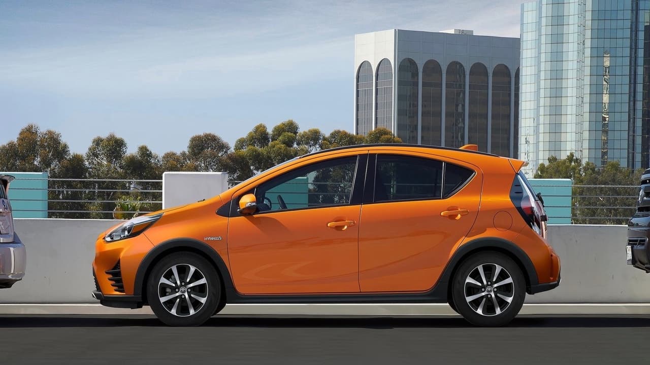 <h3 class="cms-h3-H3">2. Toyota (76 puntos)</h3>
<br>Toyota cayó al segundo lugar entre las marcas más confiables de Estados Unidos. Consumers Reports dice que su área más problemática sigue estando concentrada en la pickup Tacoma, y que el nuevo Camry también mostró algunos problemas que afectaron la puntuación de la marca. 
<br>Modelo más confiable:
<b> Toyota Prius C</b>
<br>Modelo menos confiable:
<b> Toyota Tacoma</b>