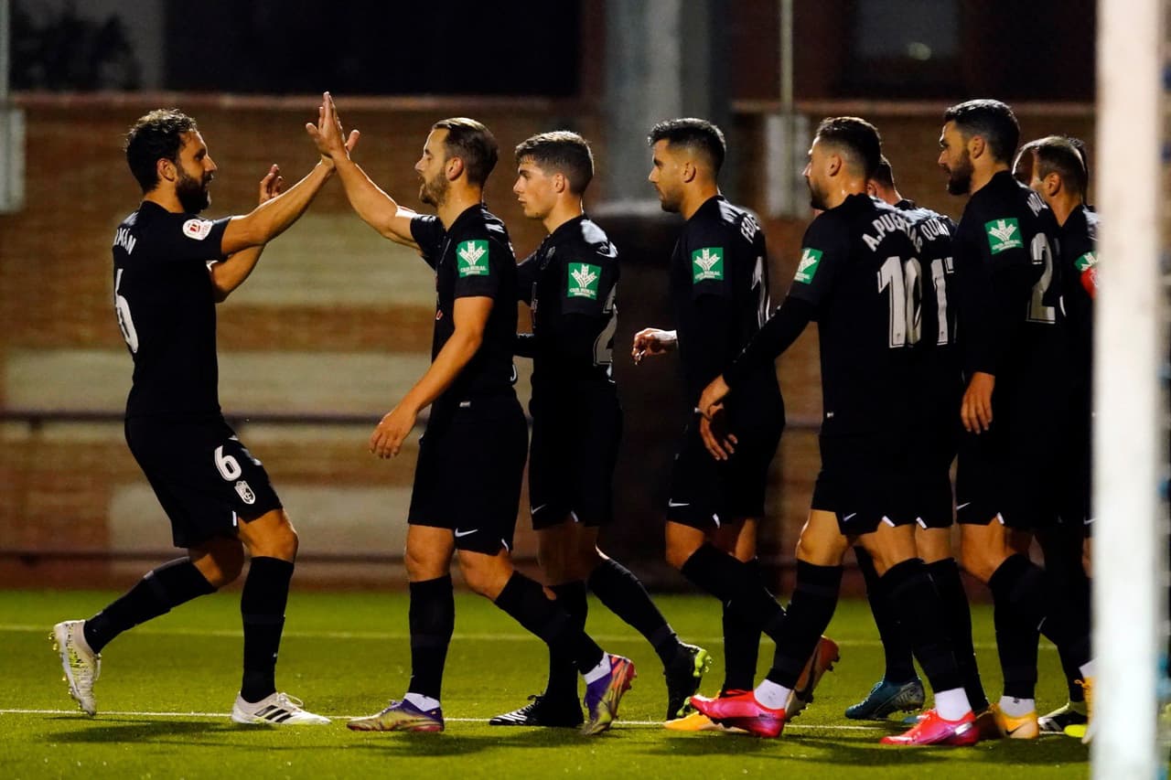 Granada aplastó 0-6 al Navalcarnero en el Municipal Mariano González.