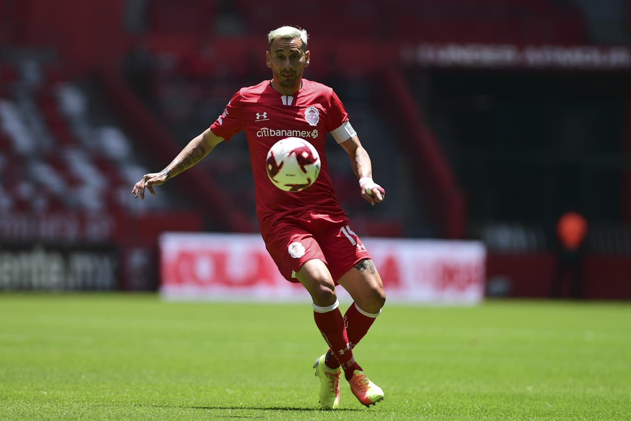 <b>Rubens Sambueza </b>- Los peinados y estilos exóticos siempre han sido parte del futbol y nosotros te presentamos a los jugadores con los mejores cortes y estilos.