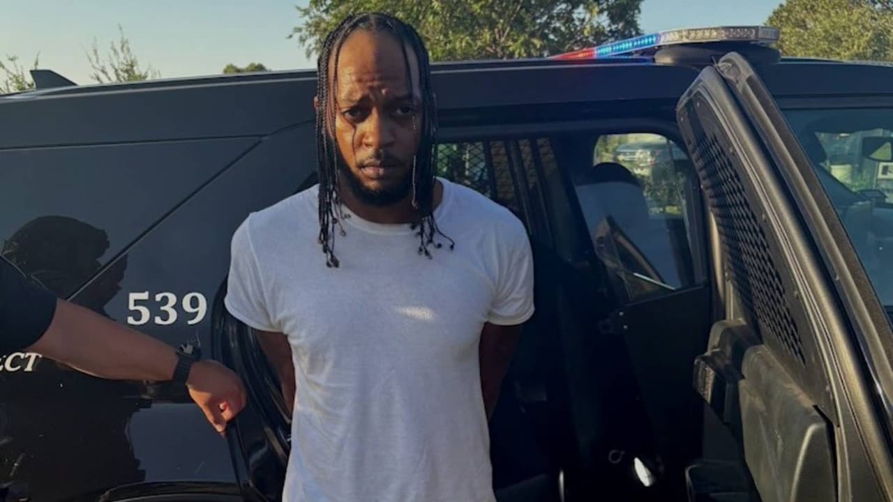 Arrestan al sospechoso de matar a balazos a una mujer en Fort Worth tras incidente de irá al volante