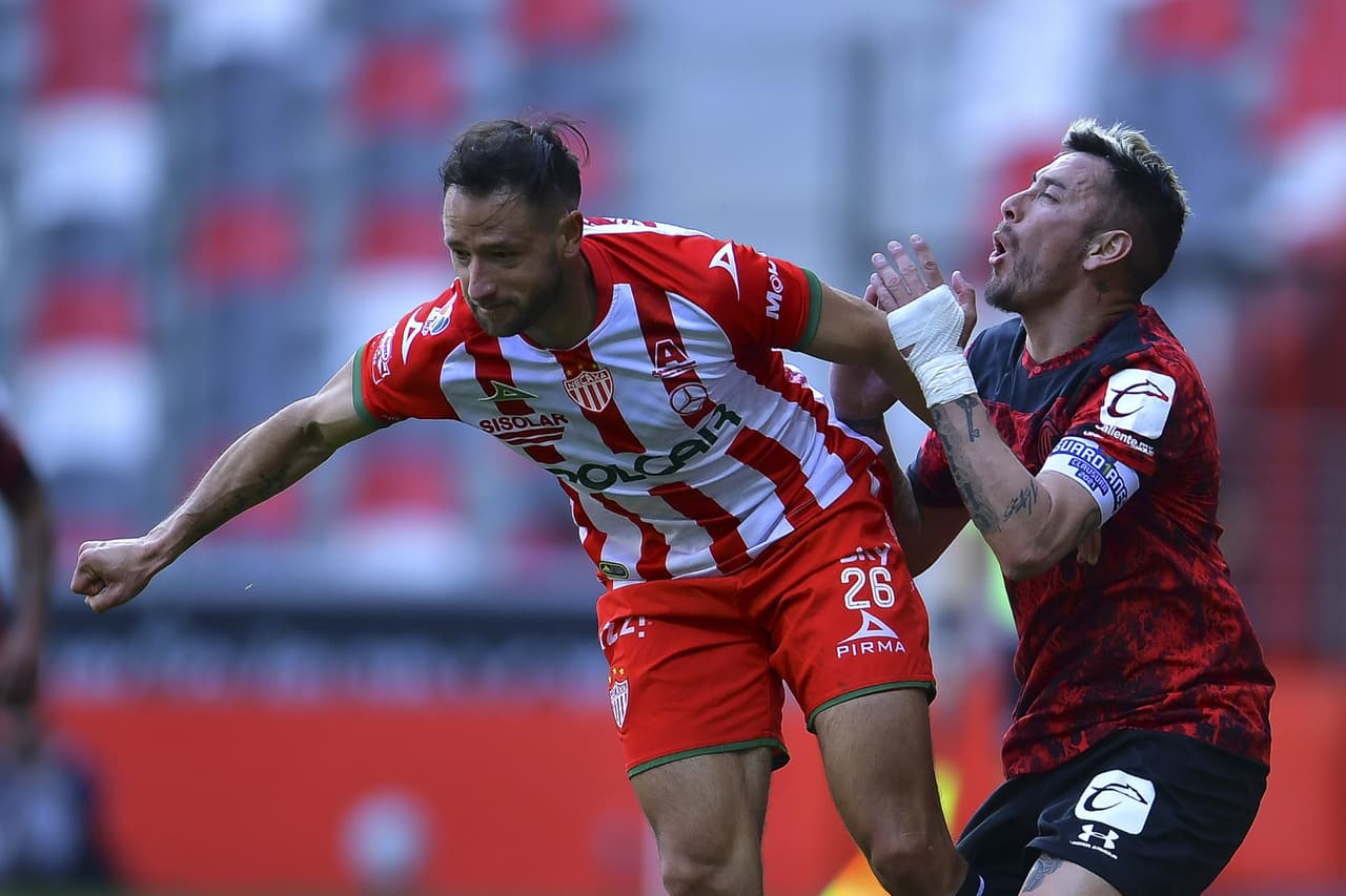 Toluca se impone ante Necaxa 2-0 , durante la tercera jornada del Torneo Guard1anes de la Liga MX. Michael Estrada, de penal, logró hacer el primer tanto, mientras que Joao Plata, de último minuto, anotó el gol que aseguró la victoria de los 'Diablos Rojos' en casa.