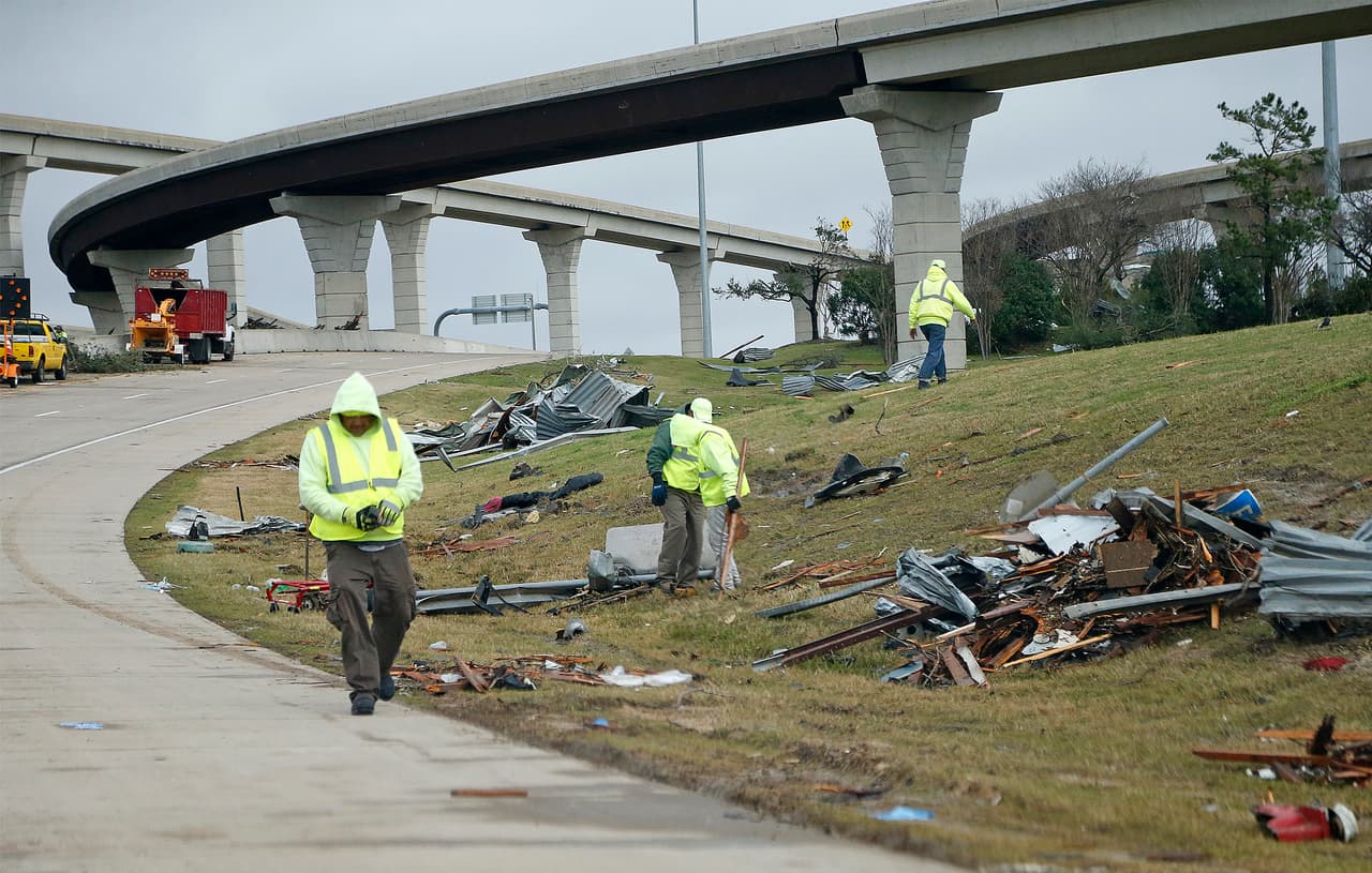 Una serie de tornados azotaron en diciembre de 2015 el área de Texas comprendida por los condados de Dallas, Ellis y Collin, y dejaron severos daños especialmente en las ciudades de Rowlett and Garland.