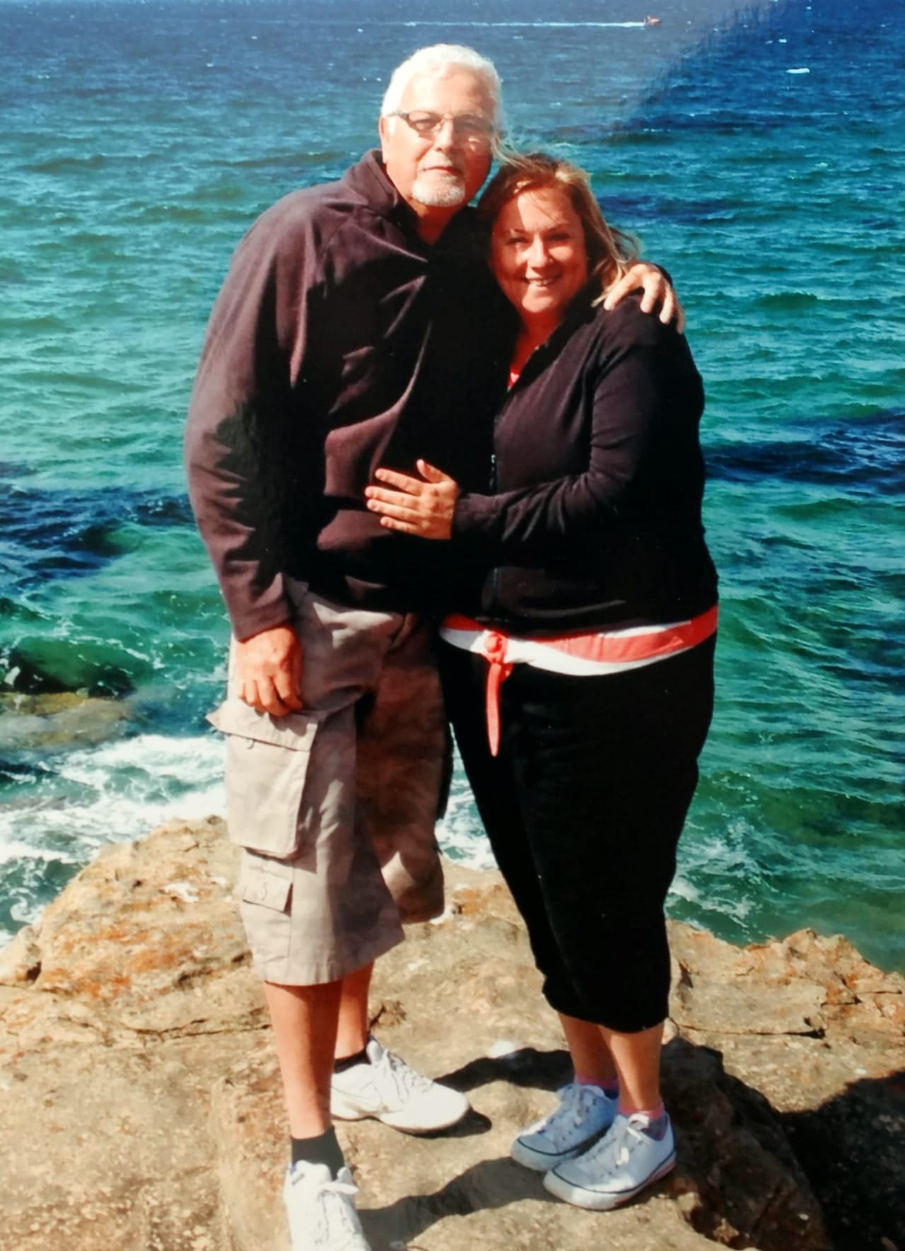 Pero Anna estropeó el momento al alejarse con el carrito.