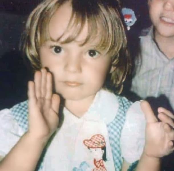 Comenzó su carrera muy pequeña, ya que desde los 12 años modelaba y actuaba para comerciales en su país natal.