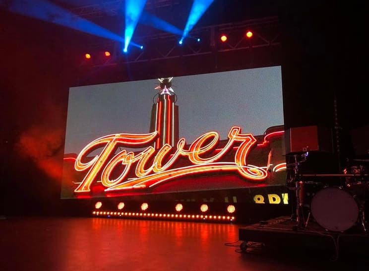 El acuerdo comenzó a tener varios problemas. A las protestas se unieron los inquilinos de Sequoia Brewing que afirmaban tener el derecho legal de comprar su parte de la propiedad, incluso antes, de cualquier otra venta, según su contrato de arrendamiento.