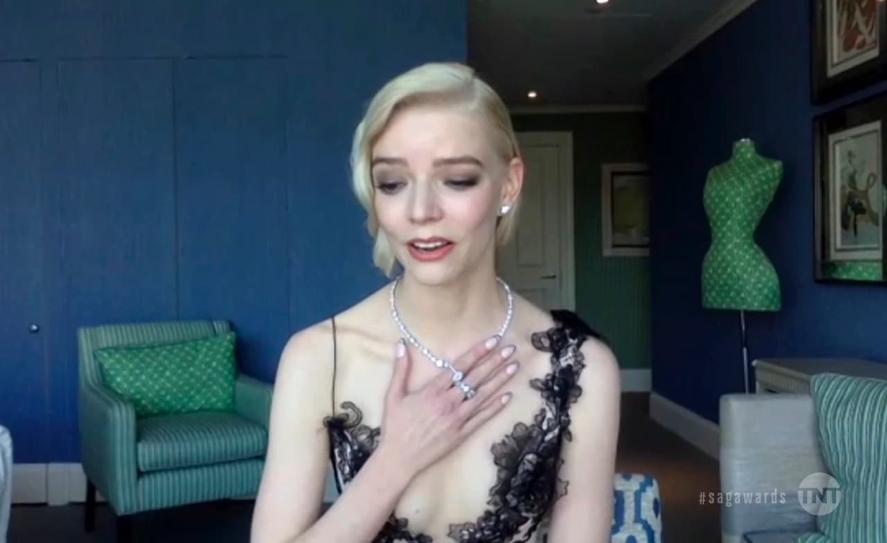 La Mejor Actriz en una Miniserie o Película para Televisión fue 
<b>Anya Taylor-Joy</b>, por 'The Queen’s Gambit'.
<br>