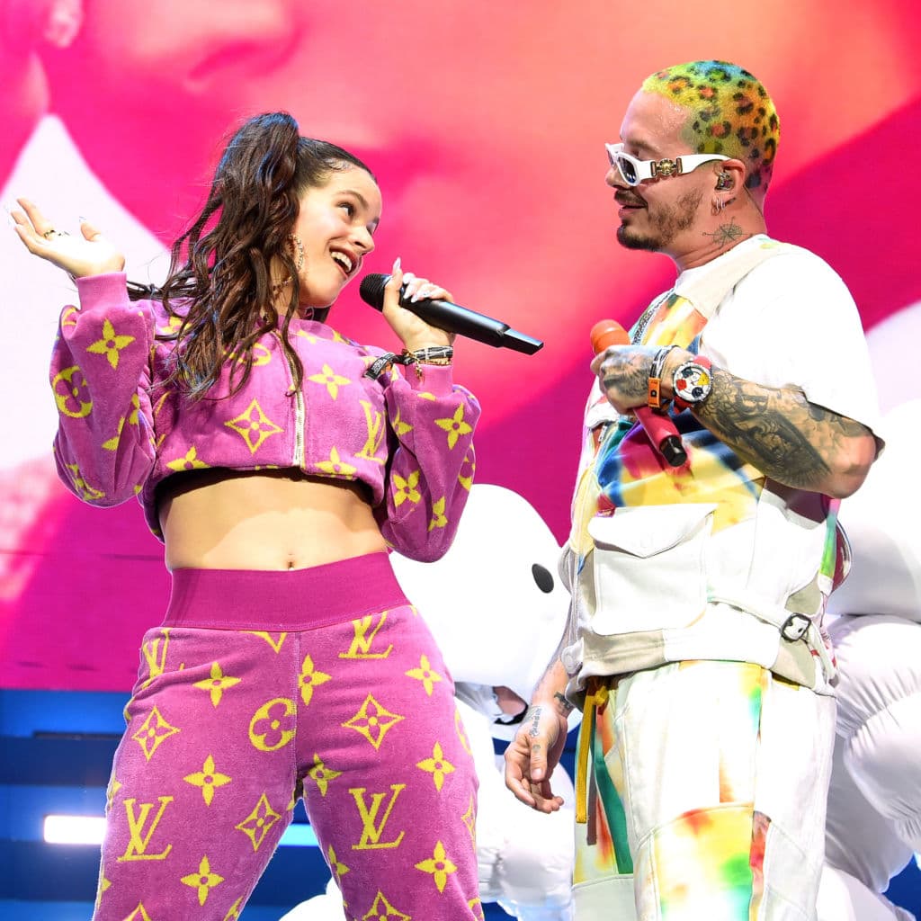 Imparable, Rosalía ya comenzó su conquista en Estados Unidos; además de haber compartido escenario con grandes estrellas del momento (como J Balvin, con quien grabó el tema 'Con Altura'), acaba de firmar un jugoso contrato con Universal Publishing Group, un gigante de la industria.