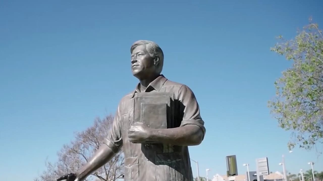 ¿Cubrir o no estatuas de César Chávez? Acusaciones sobre abuso sexual desata debate entre población