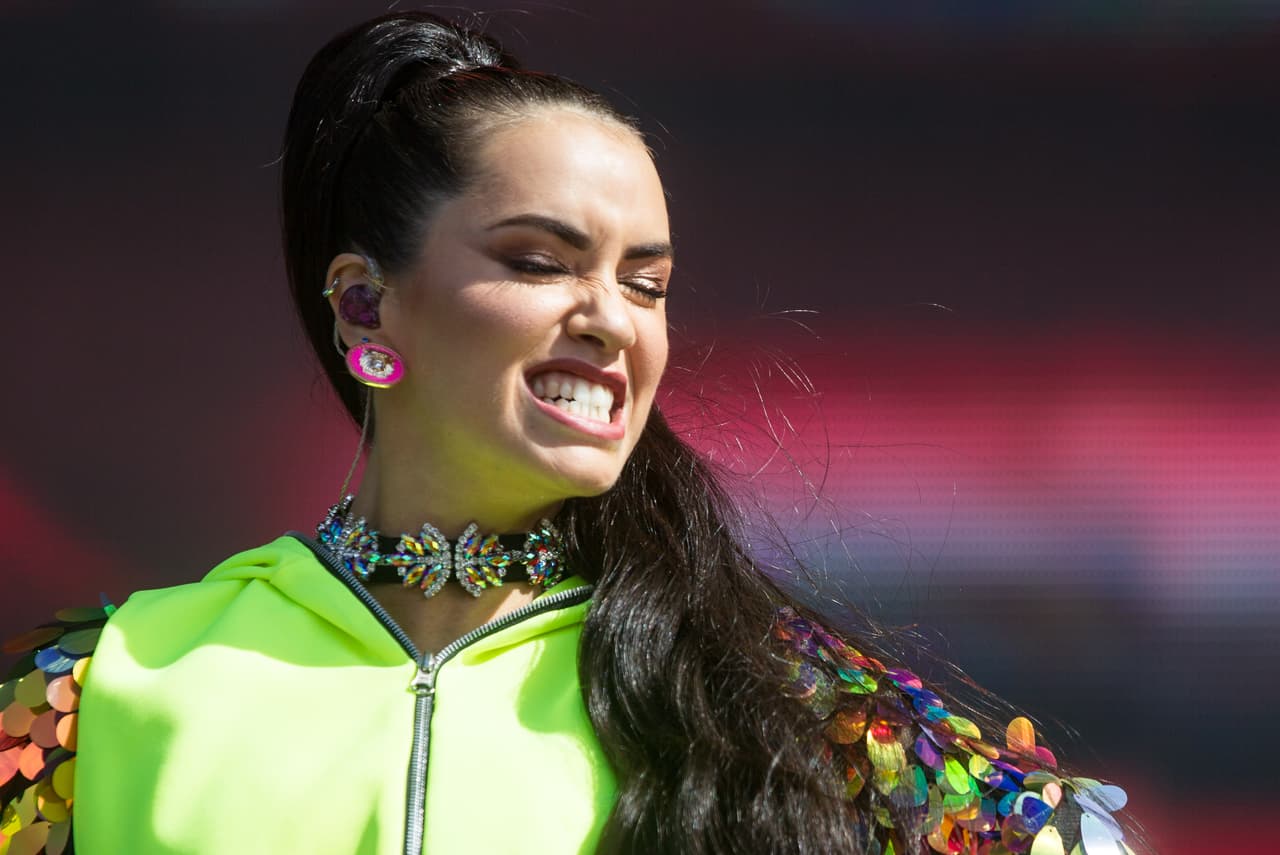 Además de estar a cargo de la conducción, Lali también subirá al escenario de Premios Juventud para ofrecer un número musical. ¿Escucharemos su éxito ‘Somos Amantes’?