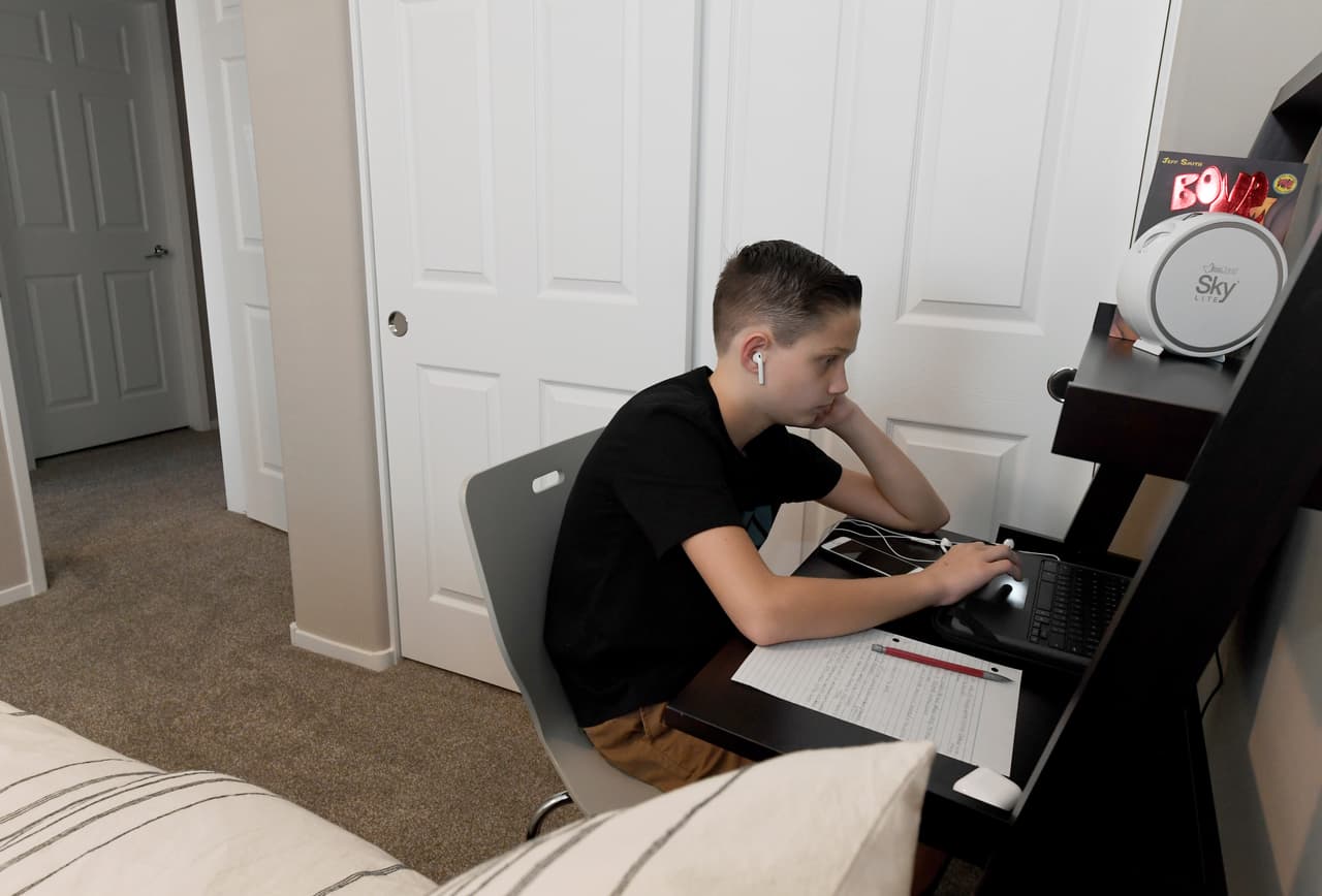 Ante los problemas, el distrito ya había decidido separar la plataforma K12 de Pre-K a 5 grado, de la plataforma que utilizan los estudiantes de 6 a 12 grados.
<br>