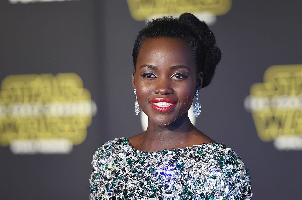 <b>Lupita Nyong’o</b>
<br>Lupita nació en la Ciudad de México, es hija de padres kenianos y actualmente vive en los Estados Unidos.