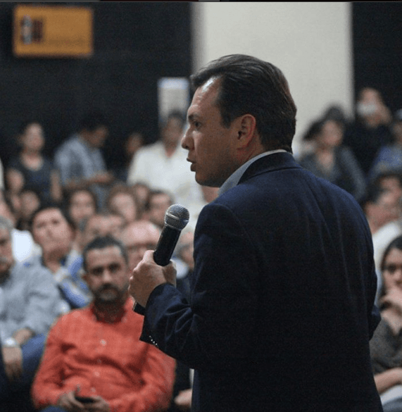 "Sí Gerardo participa en una campaña para erradicar la violencia contra la mujer, entonces tiene las puertas abiertas, de lo contrario, si él sigue promoviendo los actos violentos, ni él ni nadie se puede presentar en Zapopán", aseguró el edil al respecto.