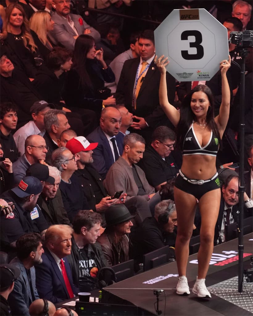 Entre asalto y asalto, animado en ocasiones por los luchadores, el público gritaba "USA, USA, USA".