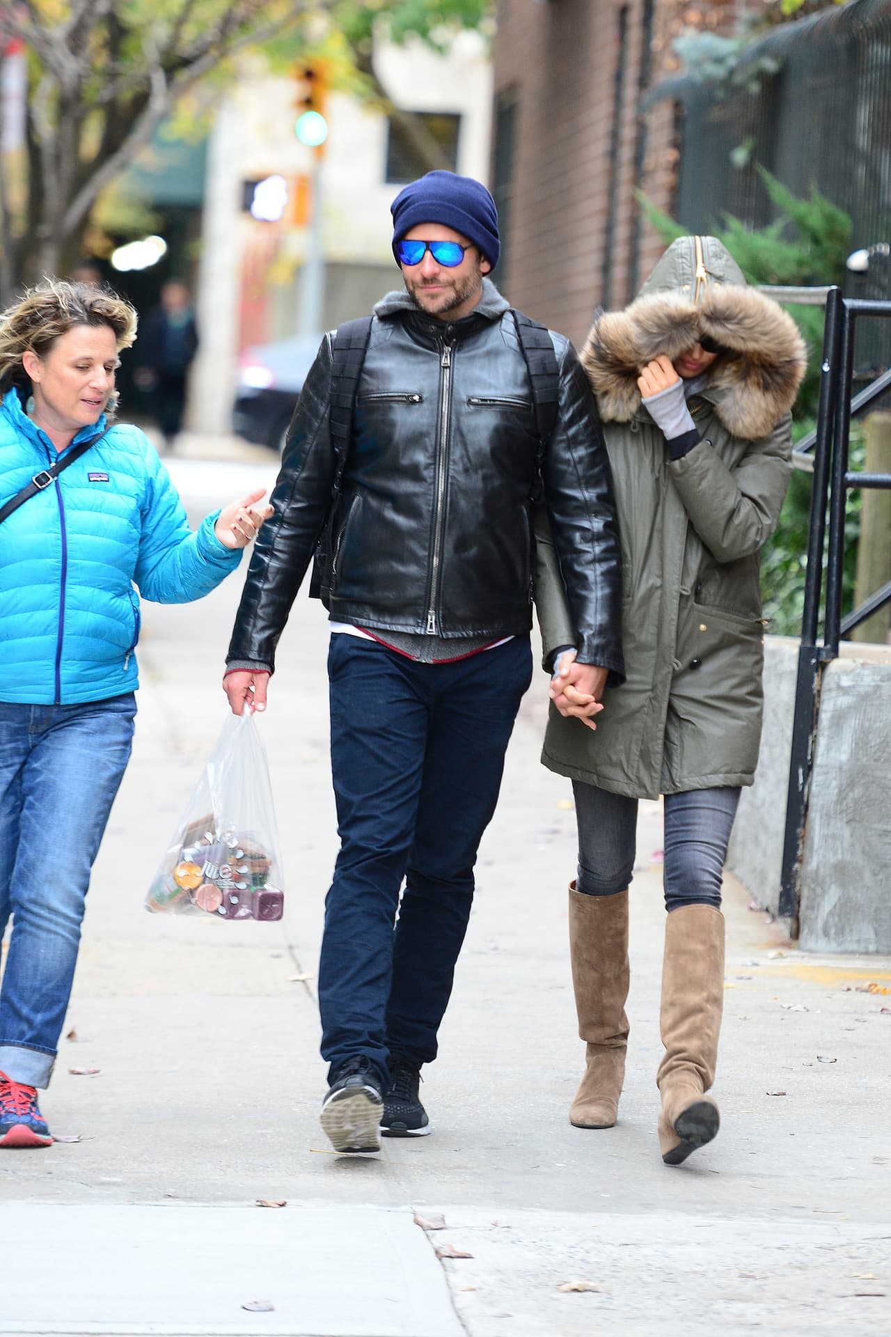 Por lo que el actor le pidió muy amablemente a la mujer que los dejara.