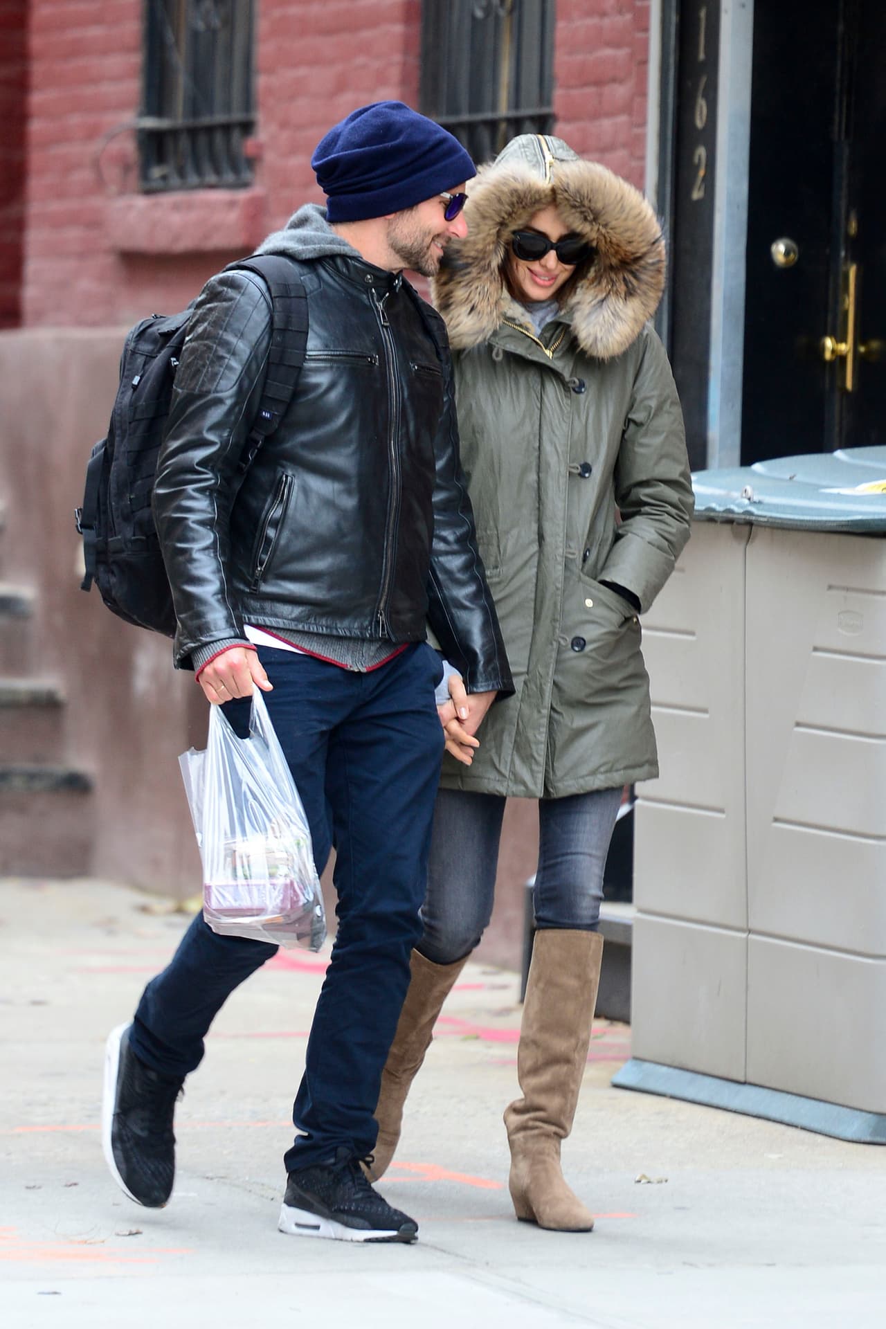 La pareja fue vista en las calles de Nueva York paseando de la mano y sonriendo todo el tiempo.