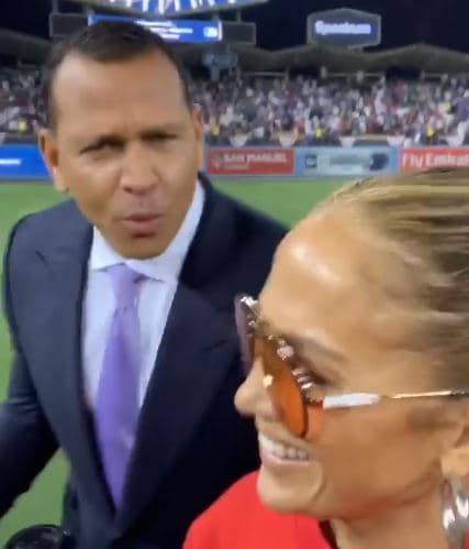 Otra de las actividades que A-Rod no dejó pasar por alto este 2018, fue cuando el pasado 28 de octubre asistieron a la final de la Serie Mundial de Béisbol en el Dodger Stadium.
