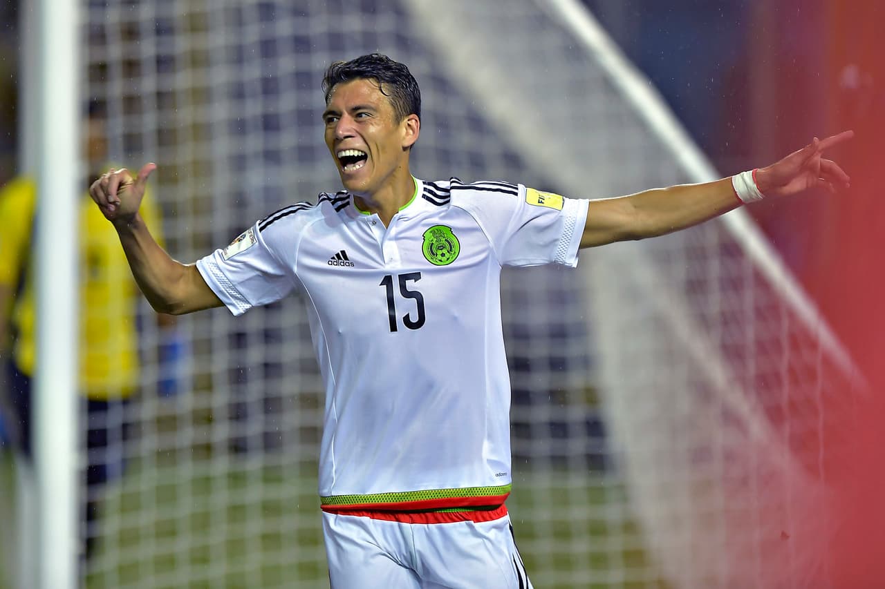 Aunque con la selección no ha podido destacar como lo ha hecho en los clubes por sus goles, sí ha conseguido un par y los dos ante El Salvador en juegos eliminatorios rumbo a Brasil 2014 y Rusia 2018.