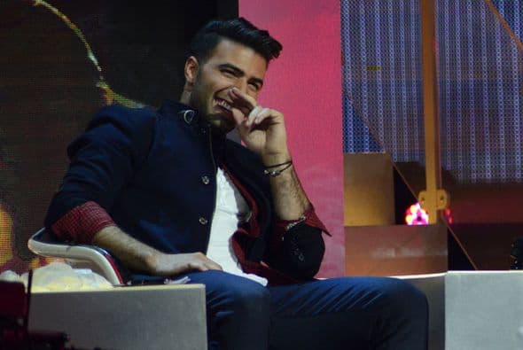 Y él no podía más que morirse de la risa.