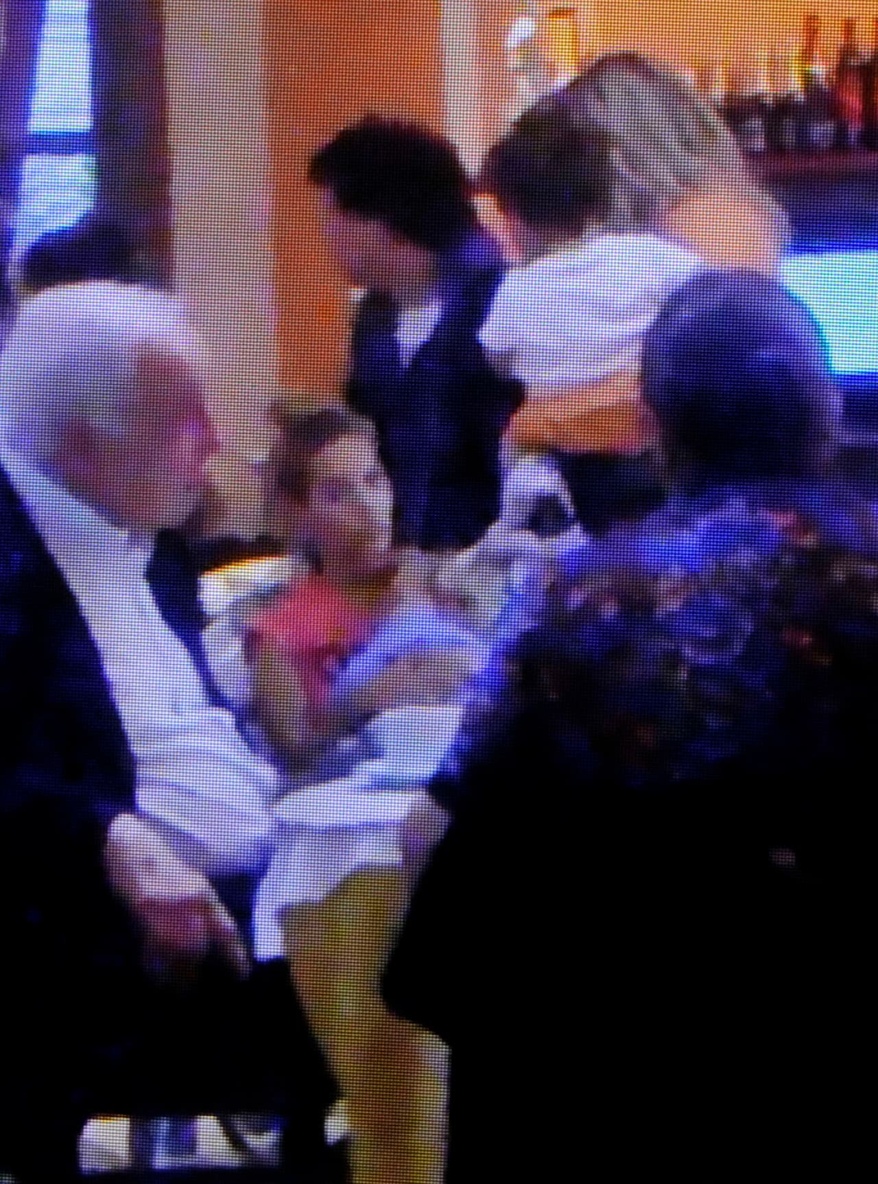 Michael Buble va quedarse tiempo completo junto a su esposa y su bebé