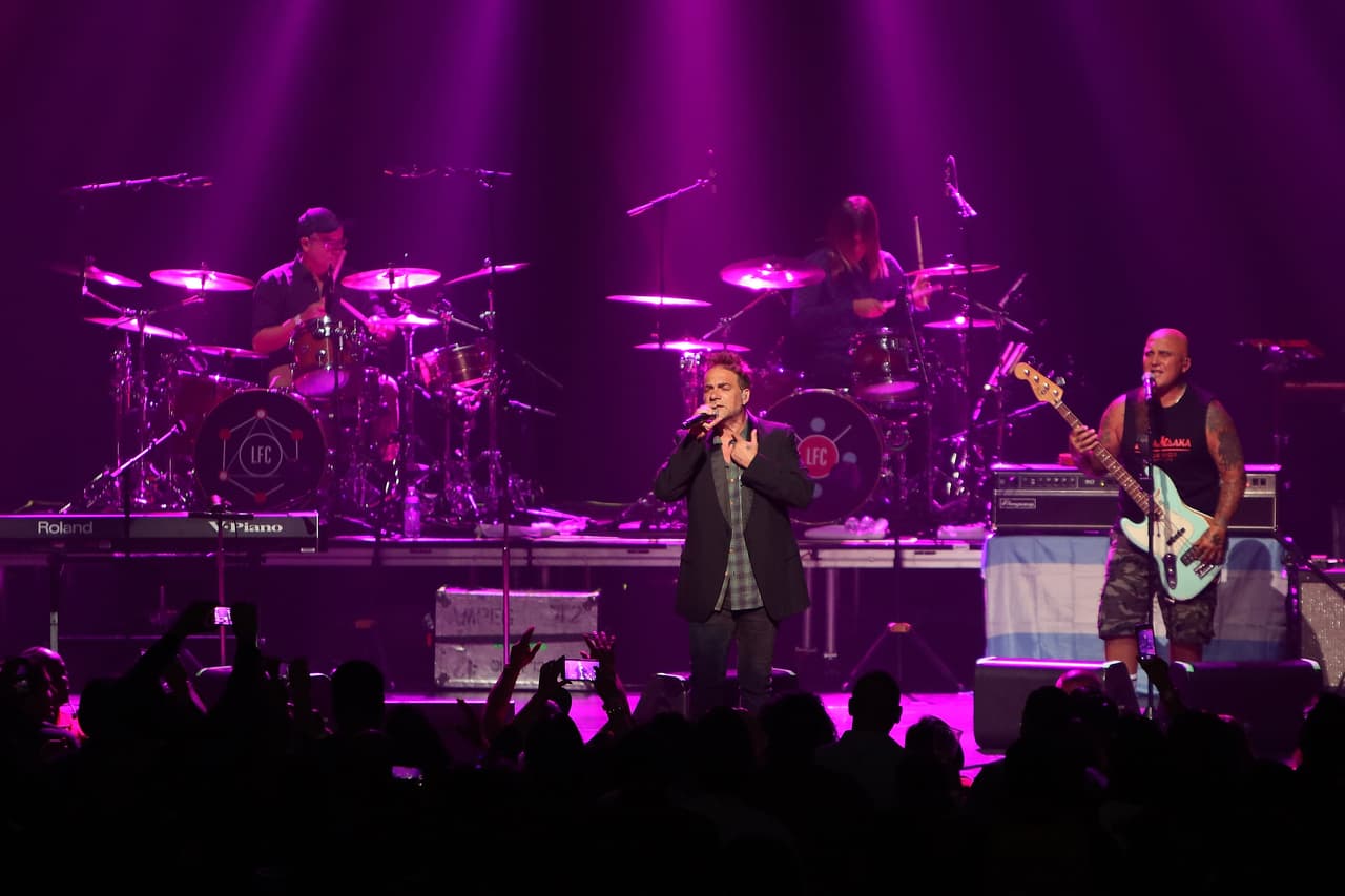 Los Fabulosos Cadillacs en concierto en Los Angeles con lleno total.