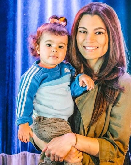 Los problemas parecían haberse arreglado cuando, el pasado 10 de abril, Natália se reencontró con el papá de su hija: “Platicamos normales, lloramos, reímos, como que somos muy cómplices en nuestra amistad que hicimos antes e intentamos recordar y olvidarnos todo lo que dicen de nosotros”, dijo para la
<a href="https://www.quien.com/espectaculos/2018/04/10/lloramos-y-reimos-natalia-sutil-habla-de-su-tregua-con-sergio-mayer-mori" target="_blank"> revista Quién</a>.
<br>