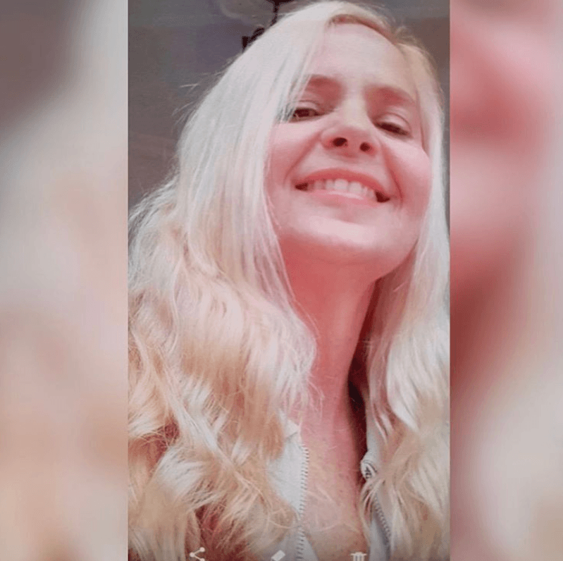 Desde el año 2000, cuando participó en la telenovela 'Vidas prestadas' junto a Luis José Santander, no la hemos visto actuar en televisión. Actualmente vive en Italia y está asociada con una marca de zapatos llamada Slip shoes, según información de 
<b><a href="https://peopleenespanol.com/celebridades/en-que-esta-grecia-colmenares/?slide=6095706#6095706" target="_blank">People en Español</a></b>.