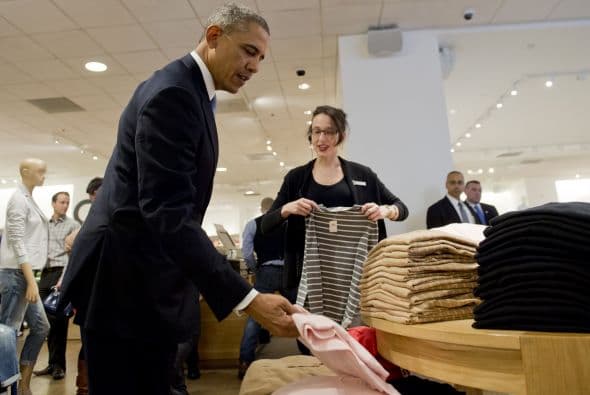 Una de las prendas que el mandatario estadounidense vio a detalle fueron los suéteres.