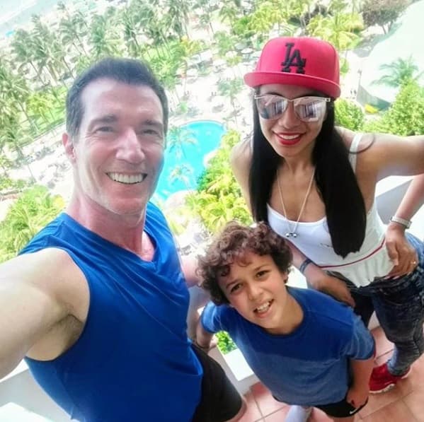 De acuerdo con Buquet, el pequeño de 11 años desde siempre estuvo de acuerdo con la 
<b>unión matrimonial</b> de su padre.