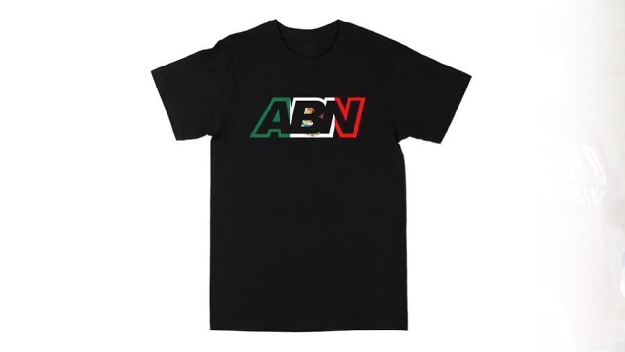 Indica que las camisetas y mascarillas se pueden adquirir a través su página oficial.